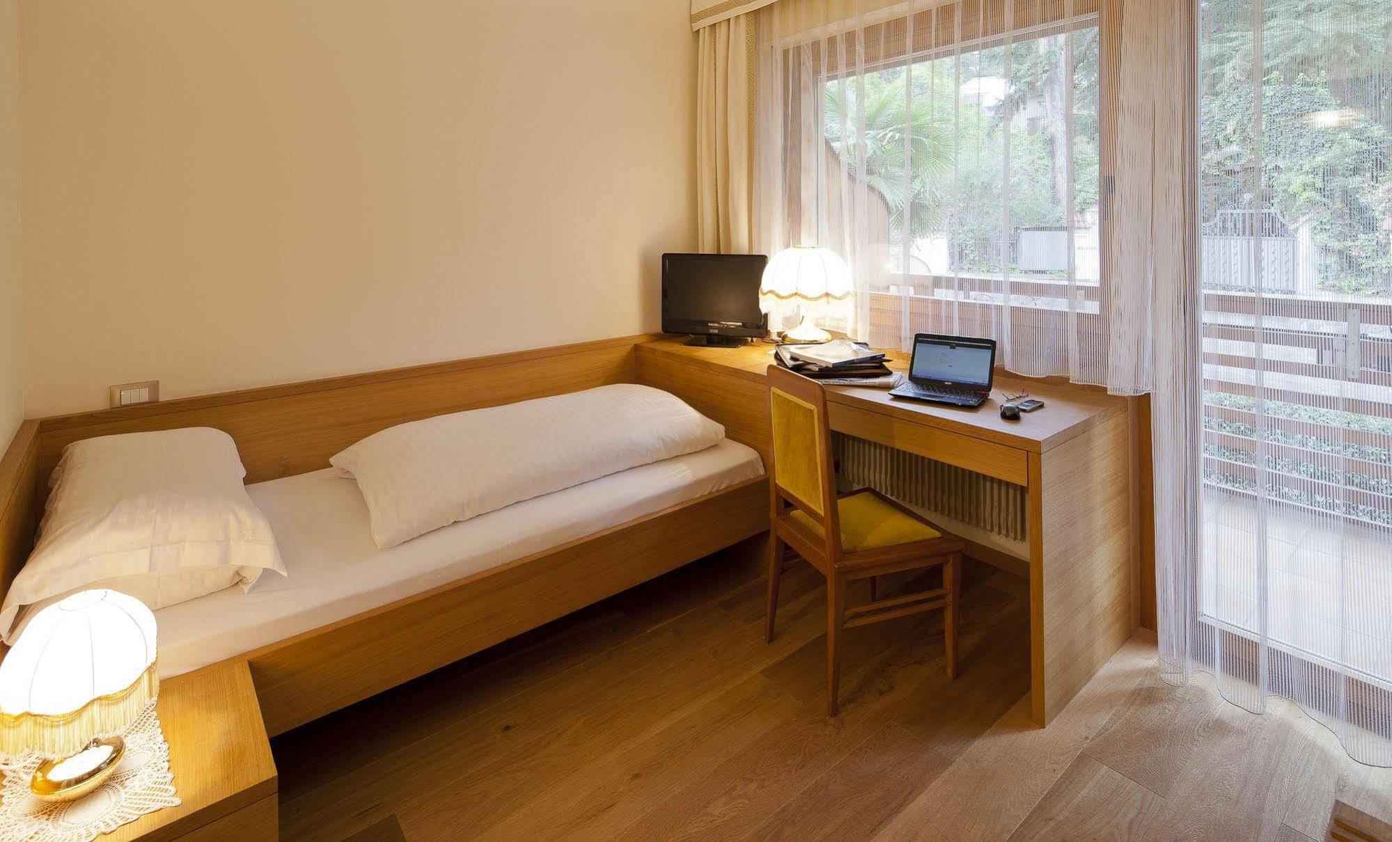 Hotel Aster Мерано Екстер'єр фото